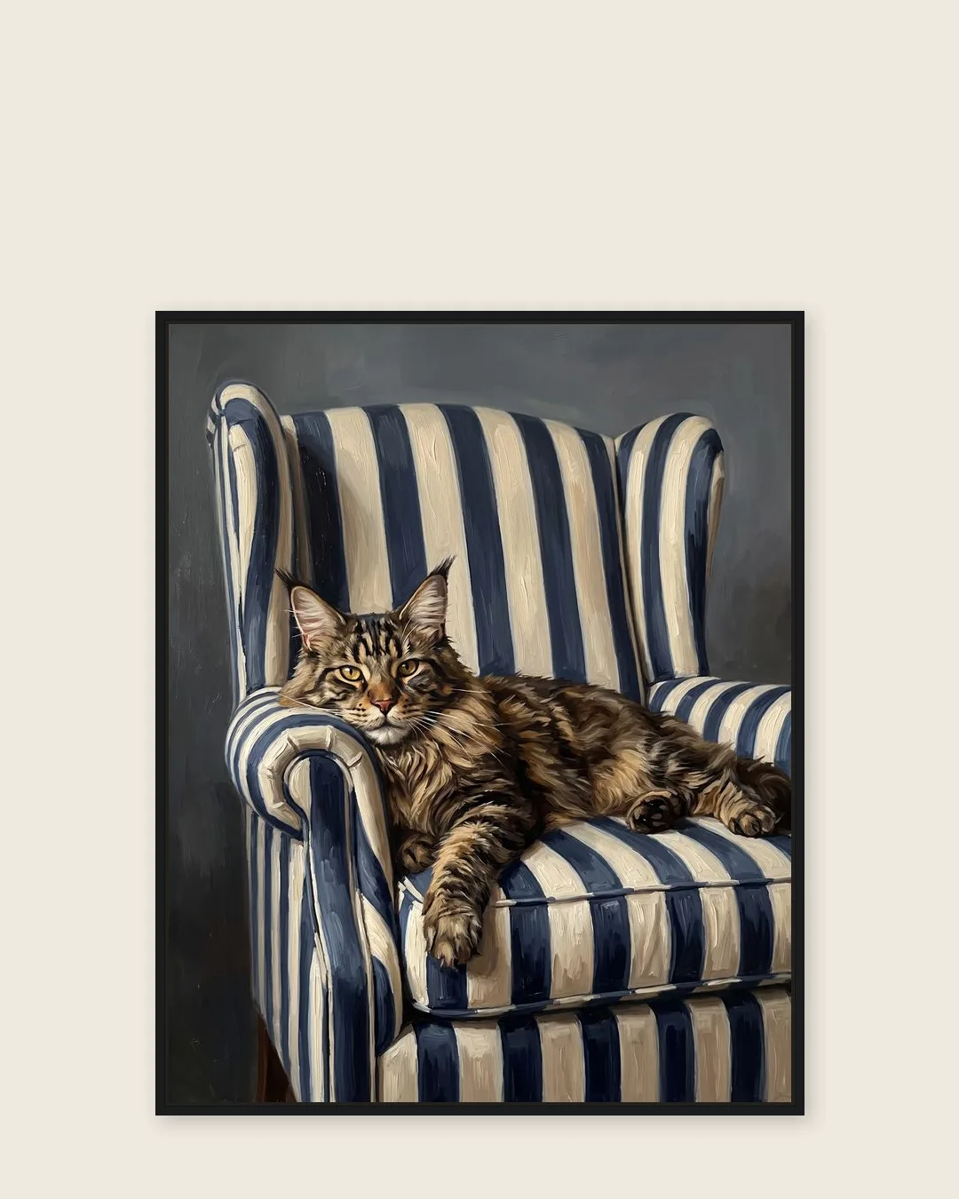 Une toile encadrée noire de Baron, un chat maine coon, dans le style Fauteuil.